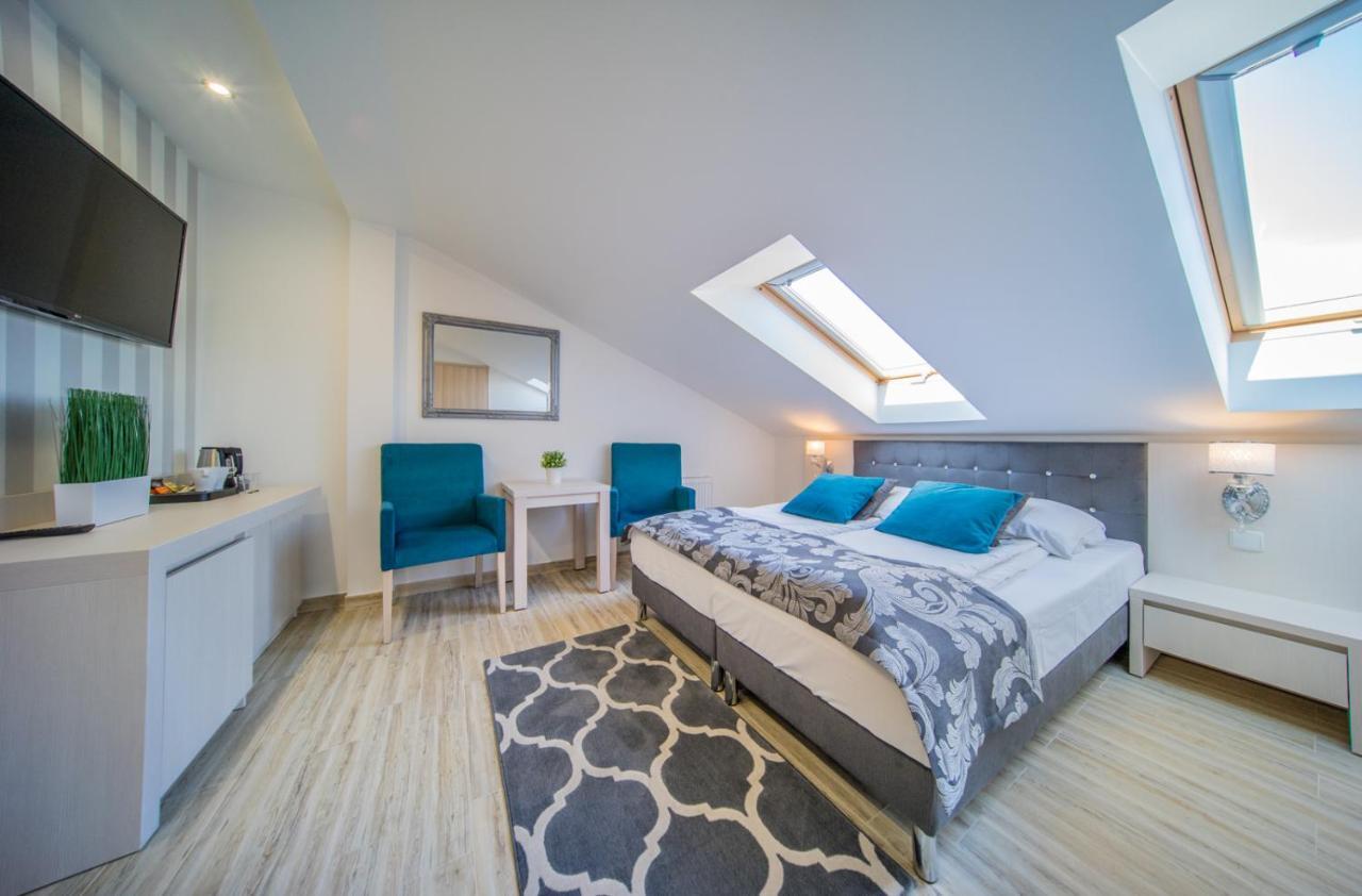 Delfin Bed & Breakfast Miedzywodzie Bagian luar foto