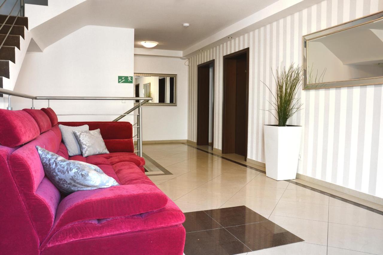 Delfin Bed & Breakfast Miedzywodzie Bagian luar foto