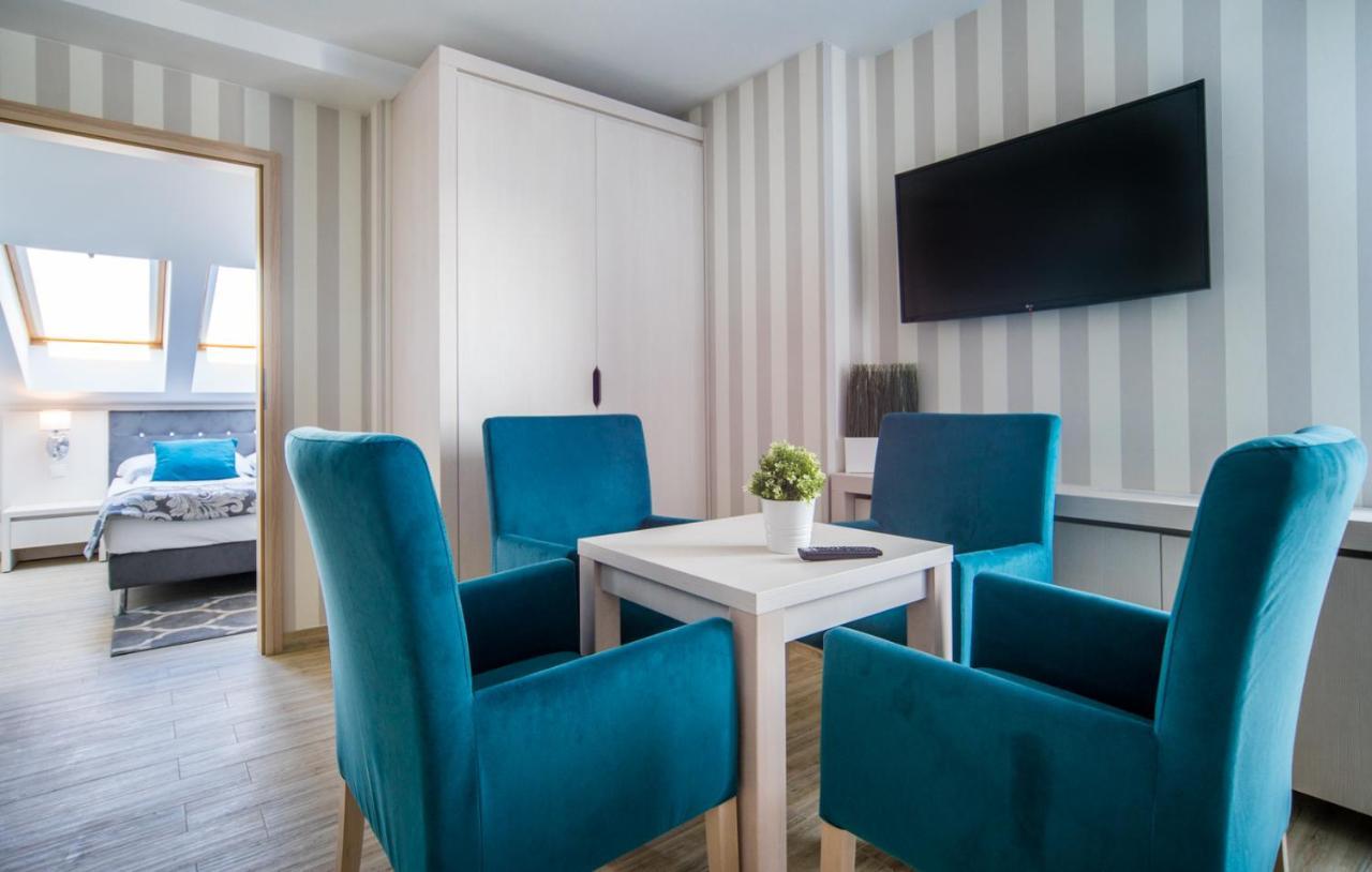 Delfin Bed & Breakfast Miedzywodzie Bagian luar foto