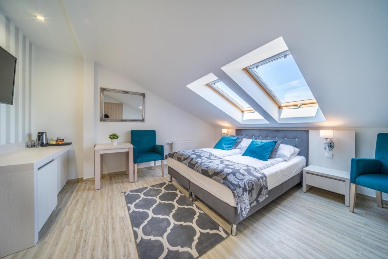 Delfin Bed & Breakfast Miedzywodzie Bagian luar foto