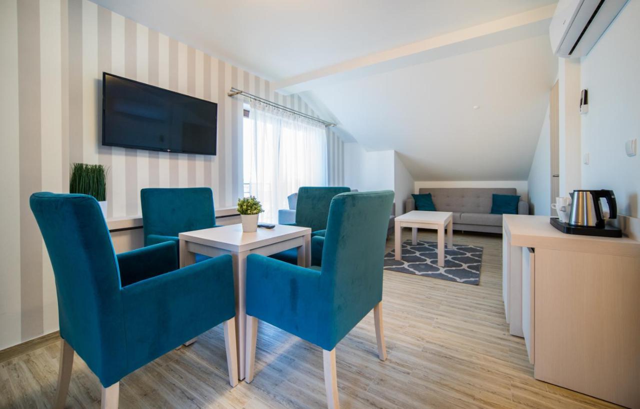 Delfin Bed & Breakfast Miedzywodzie Bagian luar foto
