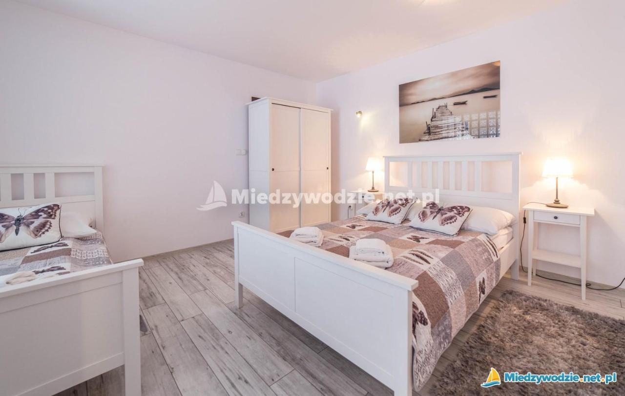 Delfin Bed & Breakfast Miedzywodzie Bagian luar foto