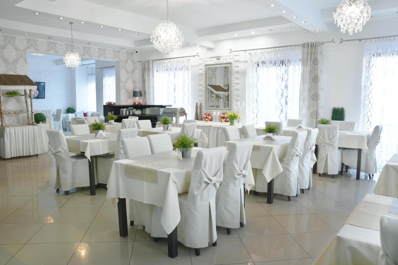 Delfin Bed & Breakfast Miedzywodzie Bagian luar foto