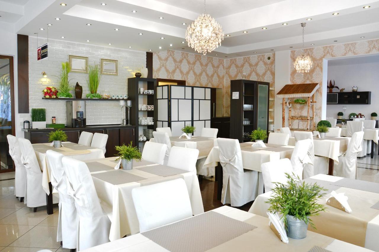 Delfin Bed & Breakfast Miedzywodzie Bagian luar foto