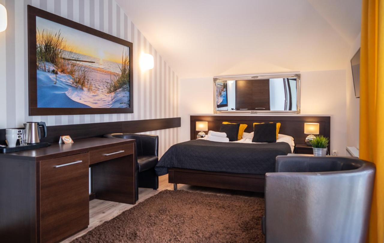 Delfin Bed & Breakfast Miedzywodzie Bagian luar foto