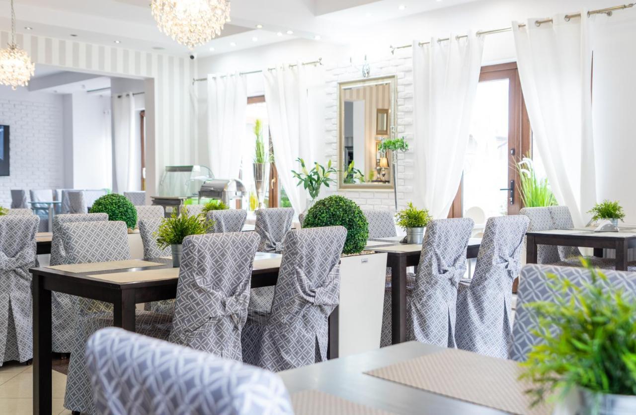 Delfin Bed & Breakfast Miedzywodzie Bagian luar foto