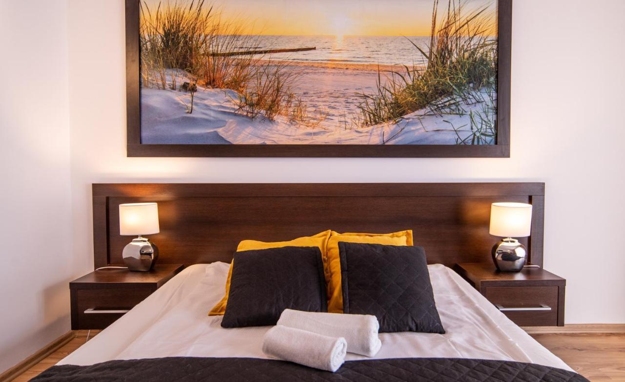 Delfin Bed & Breakfast Miedzywodzie Bagian luar foto