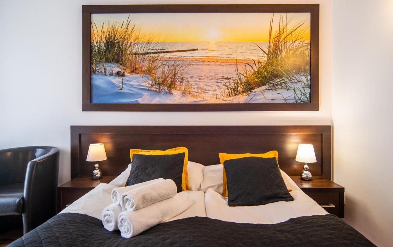 Delfin Bed & Breakfast Miedzywodzie Bagian luar foto