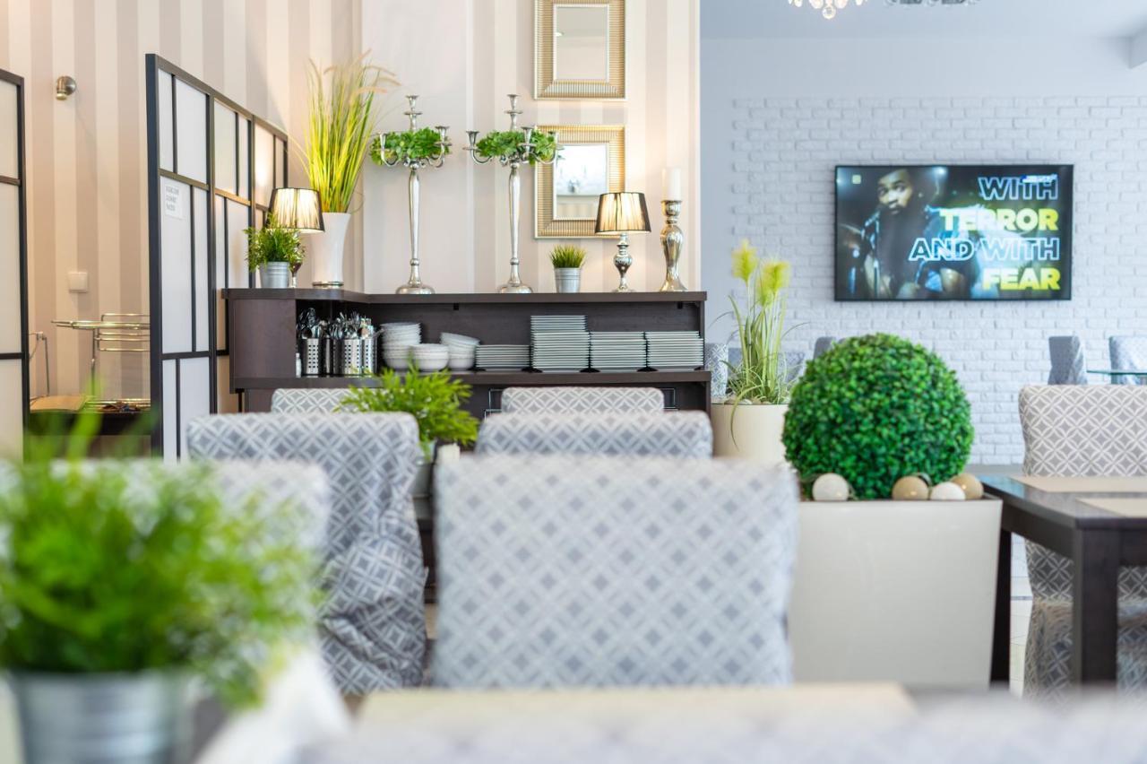Delfin Bed & Breakfast Miedzywodzie Bagian luar foto