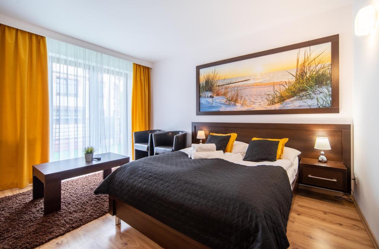 Delfin Bed & Breakfast Miedzywodzie Bagian luar foto
